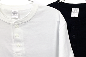 Tシャツ生地&太めプラケットで爽やかなカジュアル感あり