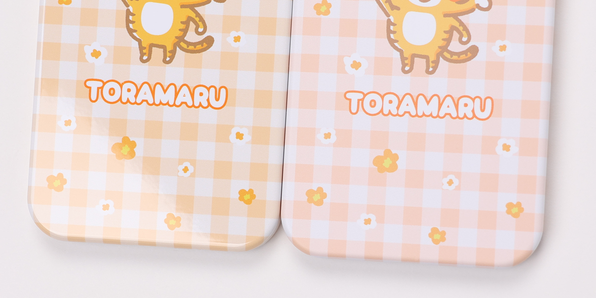 軽いのにスマホをしっかり保護!落ち着きのあるマットタイプ
